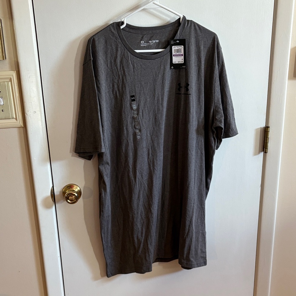 Under Armour Men's Dark Gray Short Sleeve Tee